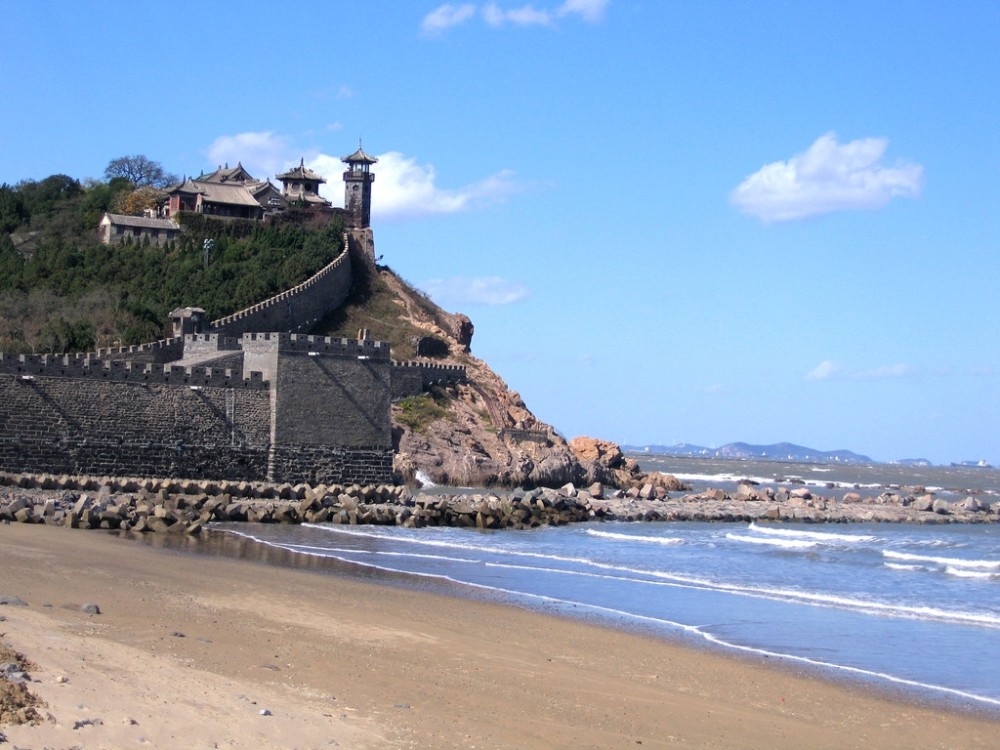 山东的群岛,是32个岛屿总称,是国家级重点旅游景区和候鸟保护区