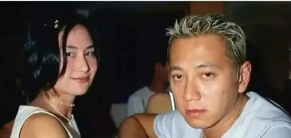 杨受成|杨受成为何出现在赌王家属私祭日？原来他们还有这样的故事