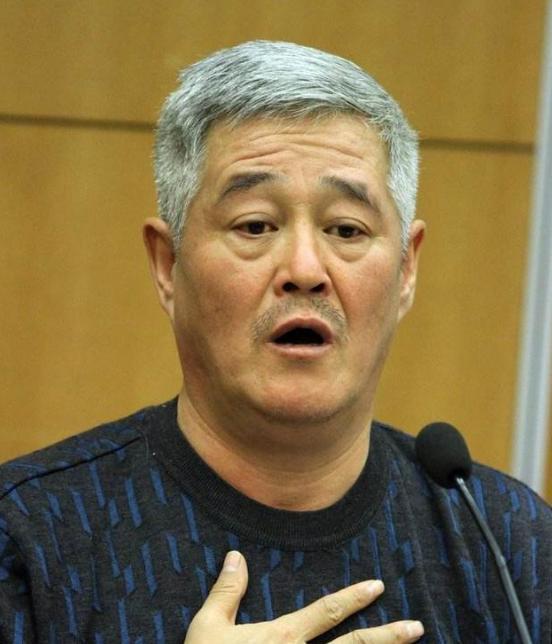 陈冠希|陈冠希近照认不出，颜值拉低满脸雀斑，越来越像赵本山？