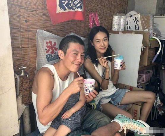 陈冠希|陈冠希近照认不出，颜值拉低满脸雀斑，越来越像赵本山？