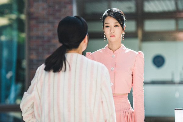 虽然是精神病但没关系女主身世揭晓小时候的她居然这么惨