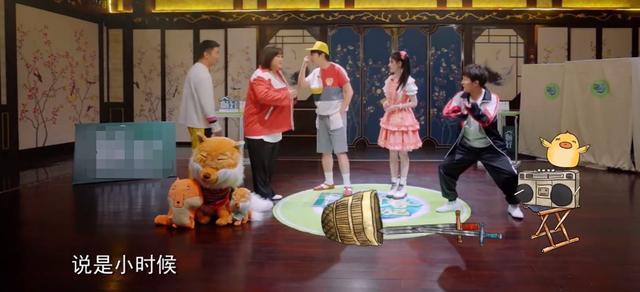 鞠婧祎|鞠婧祎又被吐槽！换鞋还藏小心机，童年照加滤镜杨迪都看不下去了