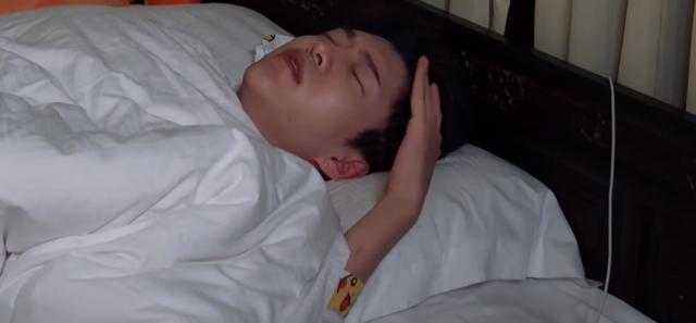 鞠婧祎|鞠婧祎又被吐槽！换鞋还藏小心机，童年照加滤镜杨迪都看不下去了