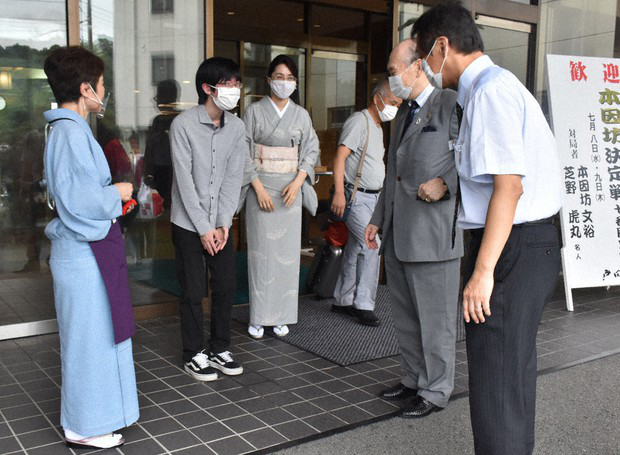 本因坊战赛后 对局者离开比赛地 腾讯新闻