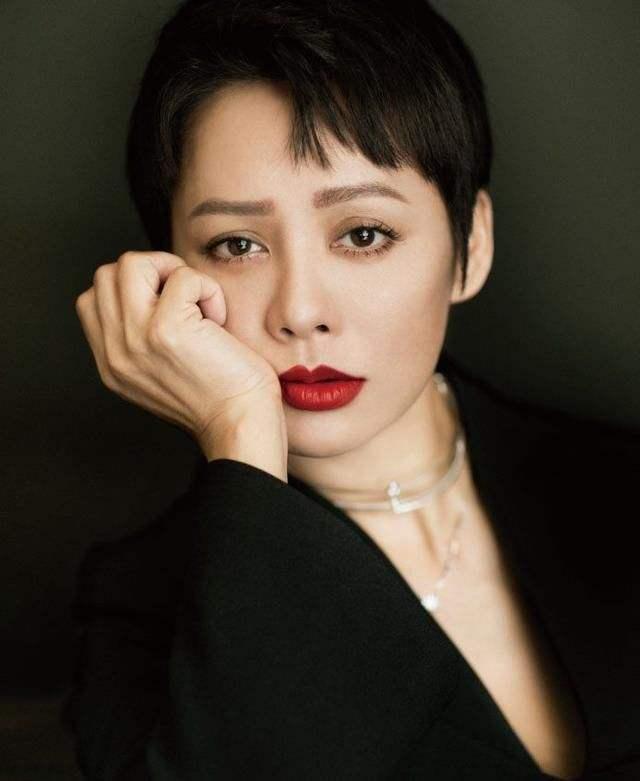 乘风破浪的姐姐|姐姐真壕！宁静送钻戒后又送上万面霜，“直男式”浪漫让人尖叫