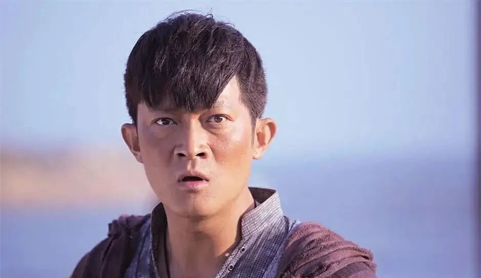 妻管严|他演了16年硬汉，却是娱乐圈出名的妻管严，演吻戏要汇报