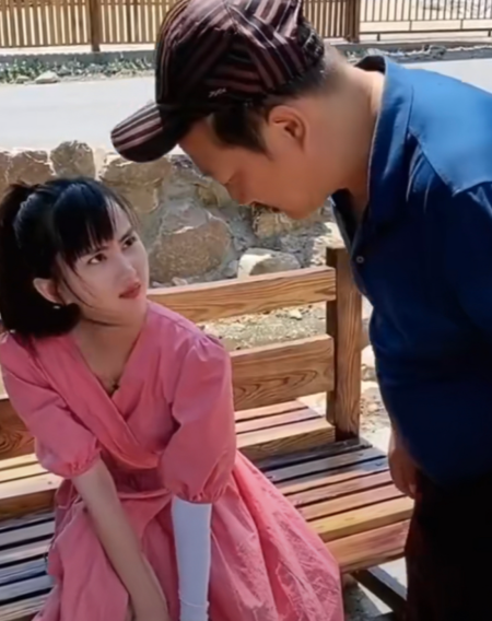 乡村爱情13|《乡村爱情13》欢乐多，谢广坤抱美女心情好，刘流与孟令宇合体