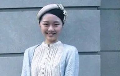 范冰冰|太假！艳压范冰冰、腿比超模还长！章子怡在她面前都是“大脸”？