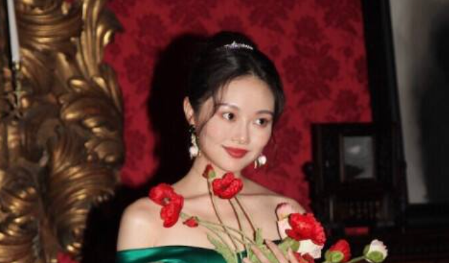 范冰冰|太假！艳压范冰冰、腿比超模还长！章子怡在她面前都是“大脸”？
