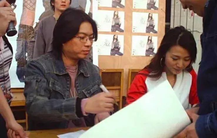 乘风破浪的姐姐|被爆插足、出轨，三段恋情均以失败告终，还被公司当成了摇钱树？