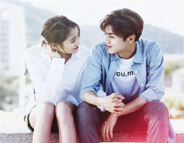 迪丽热巴和关晓彤一起换同款发型,一个变美,一个后悔,鹿晗怎么看?