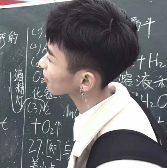 开学军训:若是这"3类男生"靠近你,多半不怀好意,赶紧躲远点