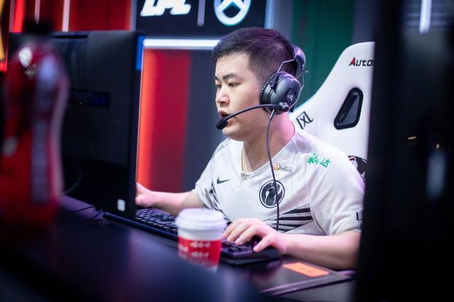 南风凉了 Ig分析师道出实情 这一场比赛是南风最后的试水 腾讯新闻