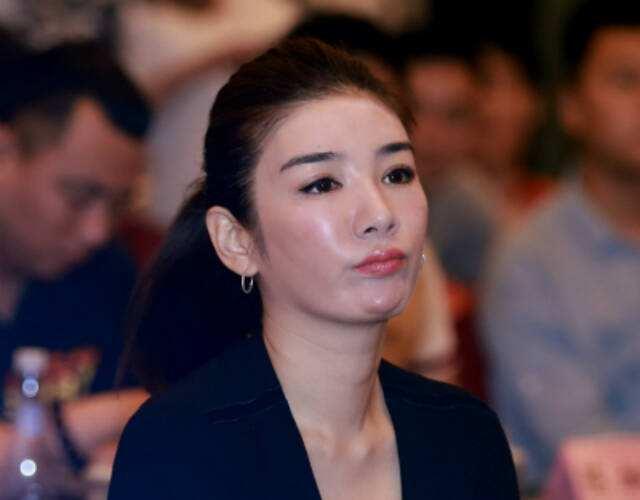 黄奕前夫被判刑她再度被提及情感之路也万分纠葛