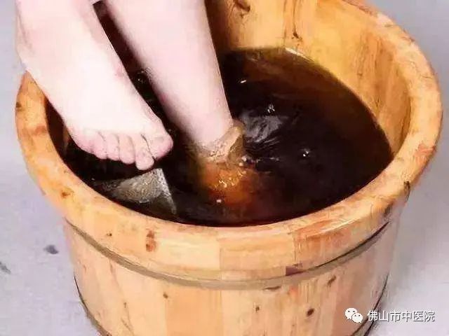 湿气困身难自拔试试中药泡脚