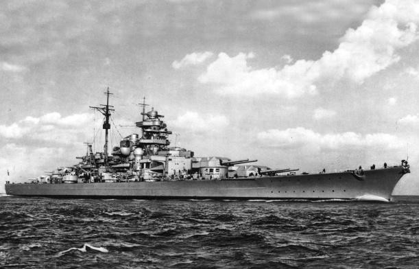 70多年前二战巨舰俾斯麦号被英国舰队围歼最后一张太意外