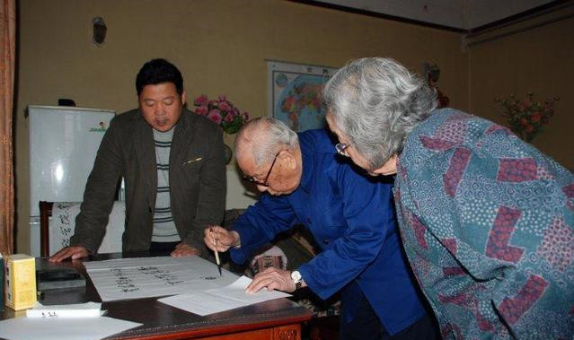 宋景华家一子三女,作为家里惟一的男孩子,虽然家庭条件非常艰苦,但