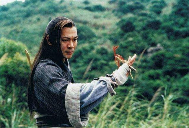 不过,小编最喜欢的还是江华饰演的金蛇郎君,妥妥的男神啊!