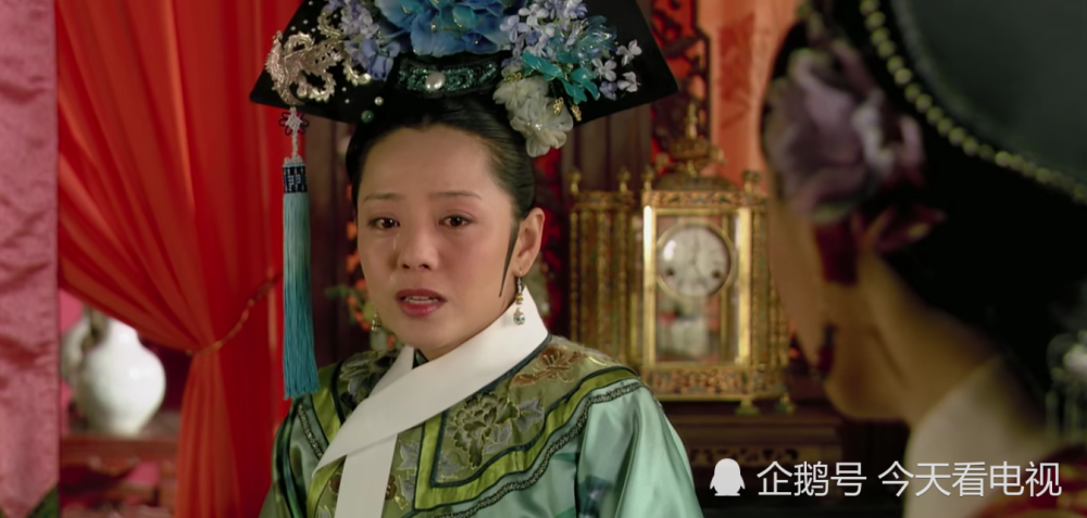 甄嬛传原来皇帝不在的那些晚上华妃哭泣齐妃打牌敬妃数砖