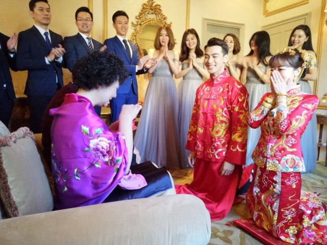 就在他们结婚当口,有网友爆料称戴向宇有位结婚10年的前妻陆怡璇