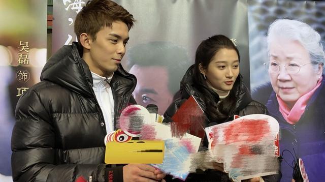 关晓彤吴磊以情侣出演《什刹海》,关晓彤被刘佩琦表扬"无毛病"