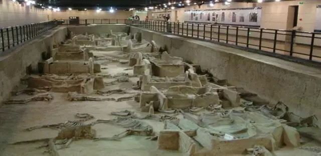 金村|这个村子，被外国人挖了6年，掘开8座大墓，盗走了数千件宝贝！