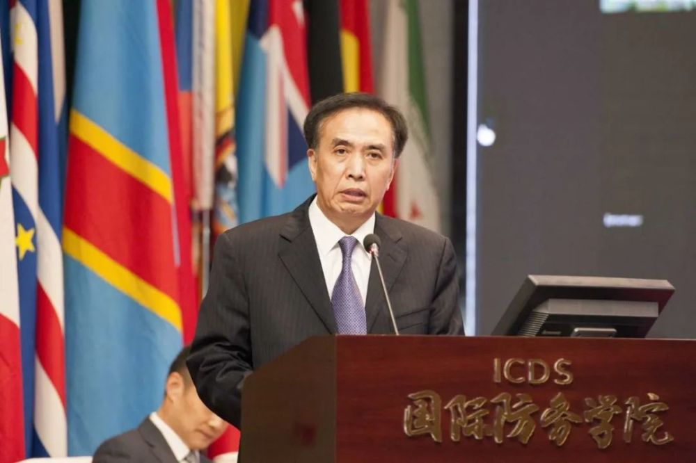 国防大学国家安全学院副院长唐永胜发言左右滑动查看更多疫情加速全球