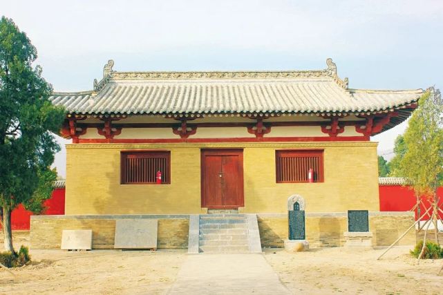万科盖过很多很多的房子,但是很少有人知道,他们在四年前修过一座寺庙