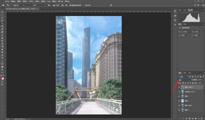 使用滤镜-其他-高反差保留,高反差保留的半径大小根据图片的尺寸进行