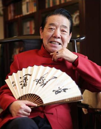 单田芳|单田芳：为报恩娶大8岁妻子，妻子去世，他情深义重决意不再娶