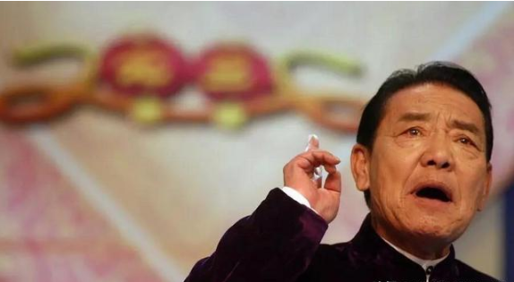 单田芳|单田芳：为报恩娶大8岁妻子，妻子去世，他情深义重决意不再娶