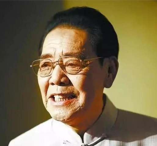 单田芳|单田芳：为报恩娶大8岁妻子，妻子去世，他情深义重决意不再娶