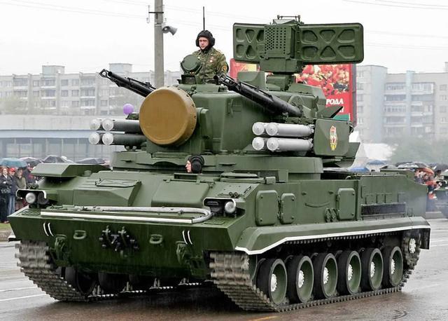 终于现身中国625自行高炮亮相超越俄军防空天幕如何配置