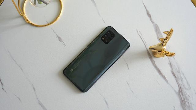 荣耀30青春版pk小米10青春版:同是5g手机,哪个"青春版"更值?