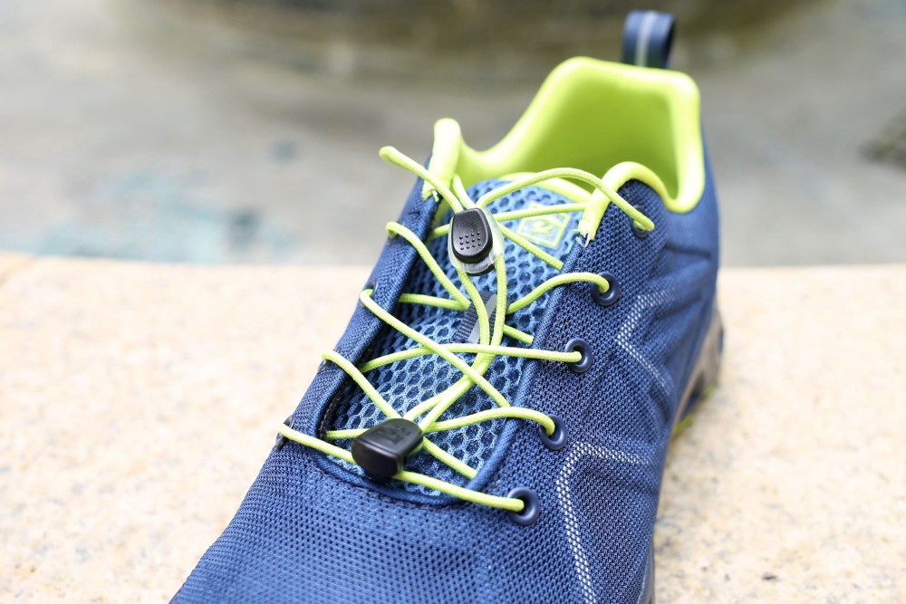 岩石捉蟹防滑耐磨,下海摸鱼排水走沙,探路者仿生溯溪鞋评测