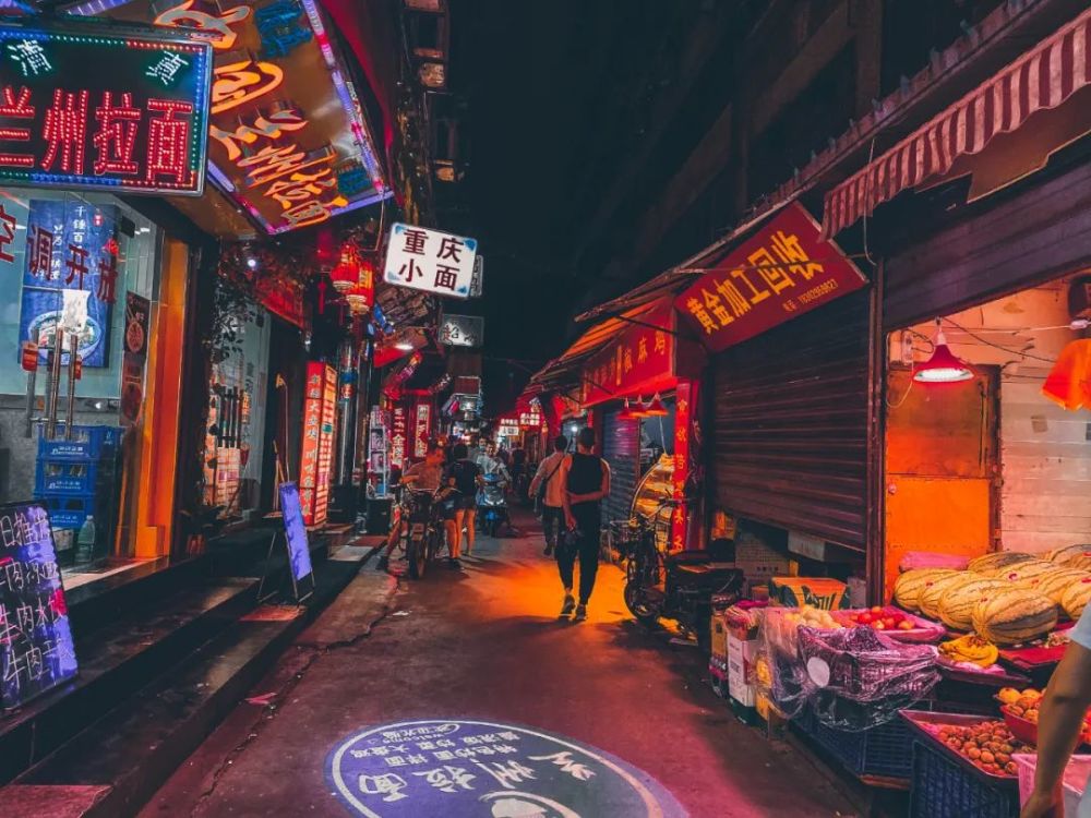 吉祥村来小伙子姨给你社个话