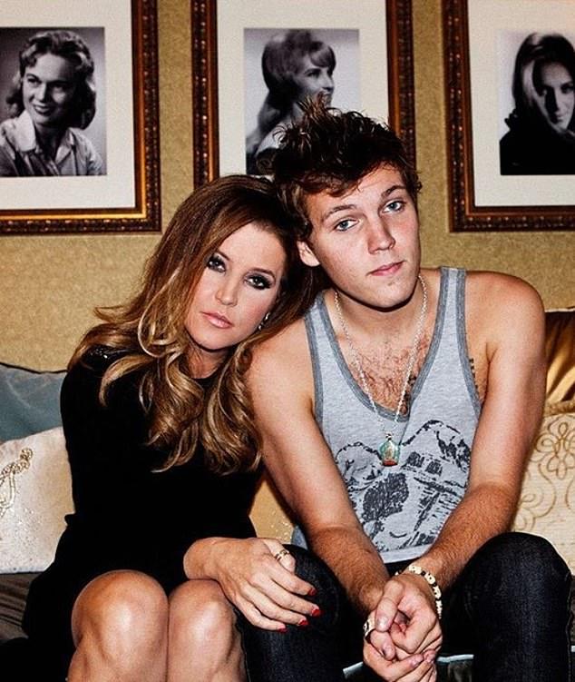 本杰明·基夫|猫王唯一外孙自杀身亡年仅27岁，母亲痛哭流涕称他和猫王最像