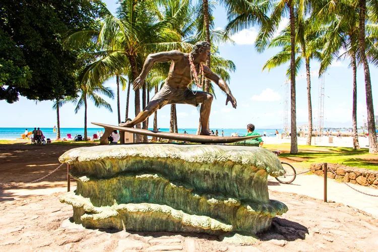 全球著名冲浪者雕像一览