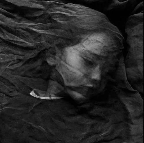 "十宗罪"用极端书写真挚的人性,句句透露着黑暗,看不懂的才是幸福