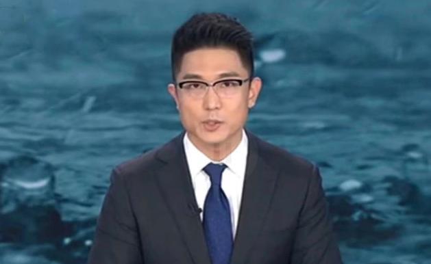 和其他凭借主持人大赛签约央视的选手不同,姚轶滨已经在央视工作了10