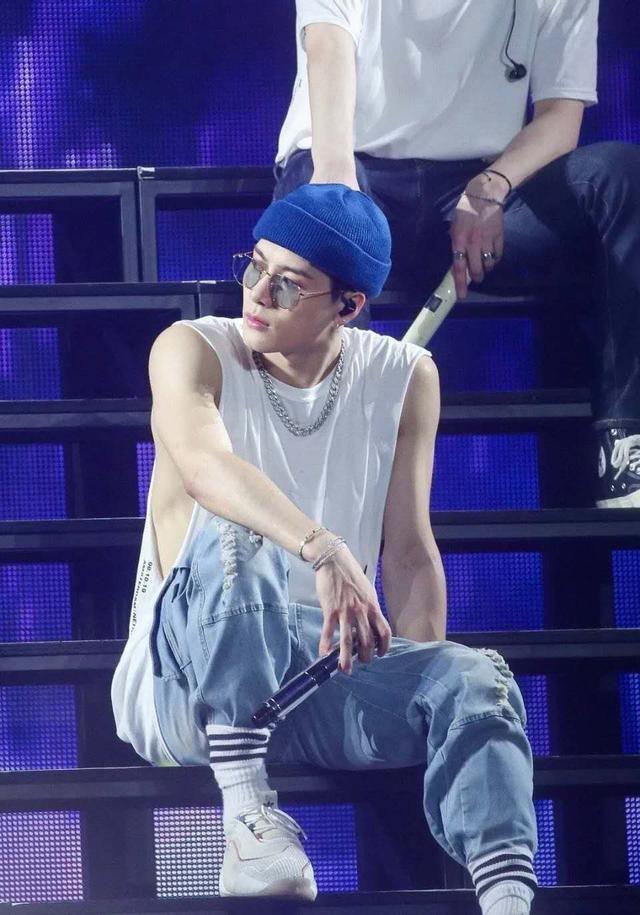 这就是街舞3|《这就是街舞3》终定档，发布会上网友全程想给王一博提裤子