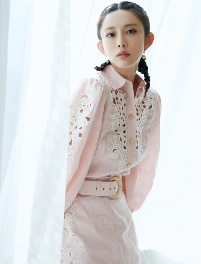 《陈情令》唯一没捧红女演员,今靠"奶棍腿"逆袭,终咸鱼翻身了