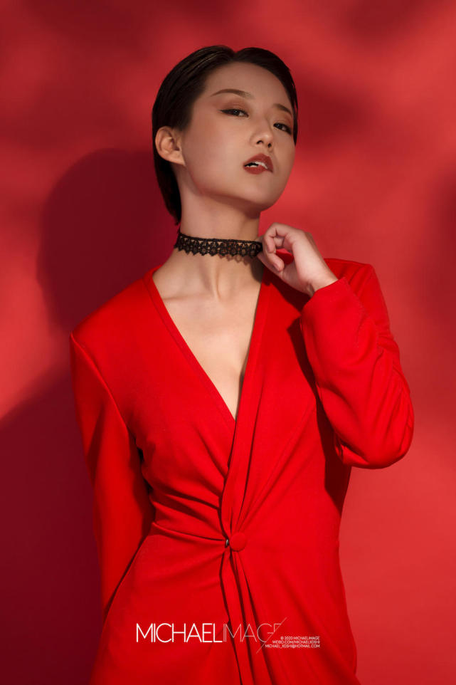 红色系时尚人像