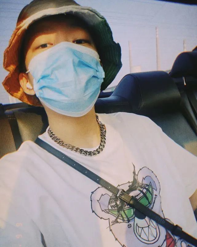 新纹身隔空秀恩爱!