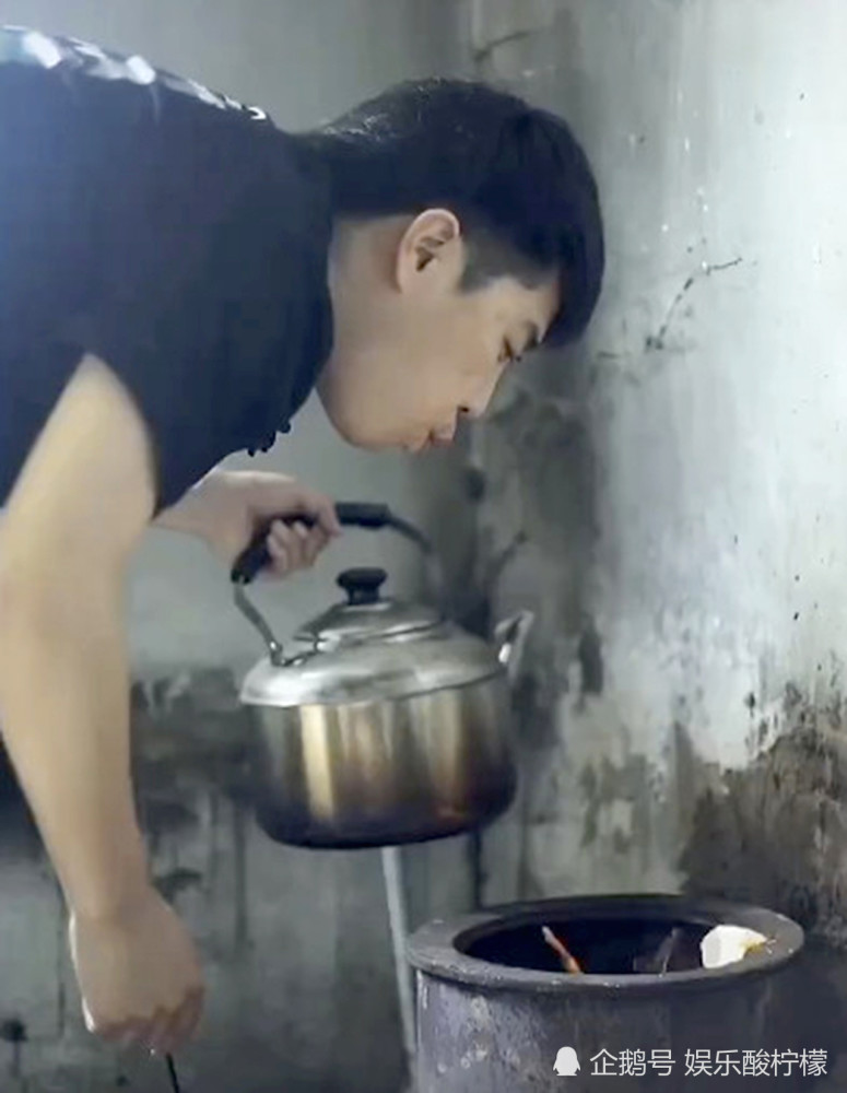 赵本山|赵本山最“烦人”徒弟做慈善，戏里戏外两个样，估计要重点培养了