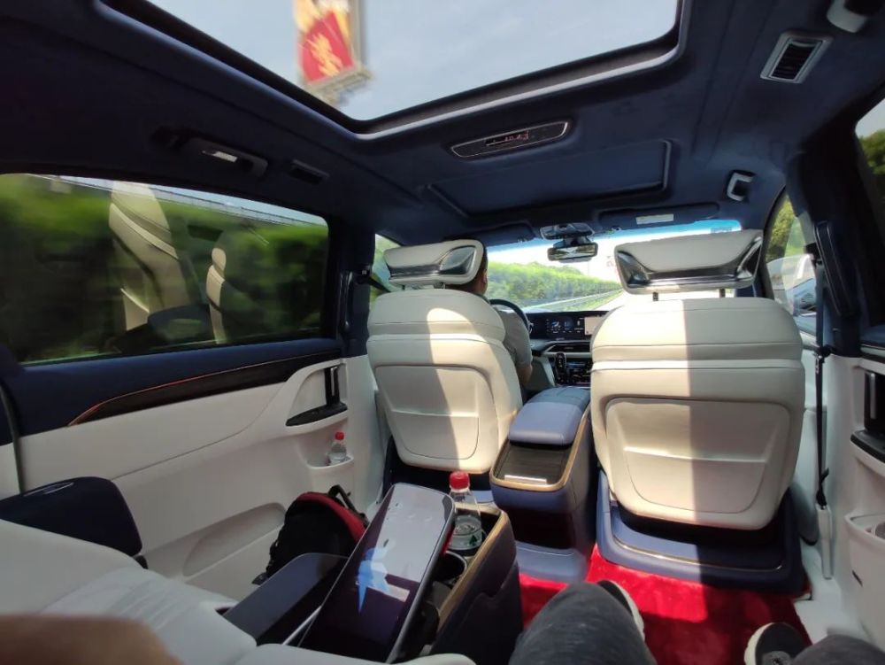 阿斯顿马丁车主聊gl8艾维亚四座版我为什么不买雷克萨斯lm