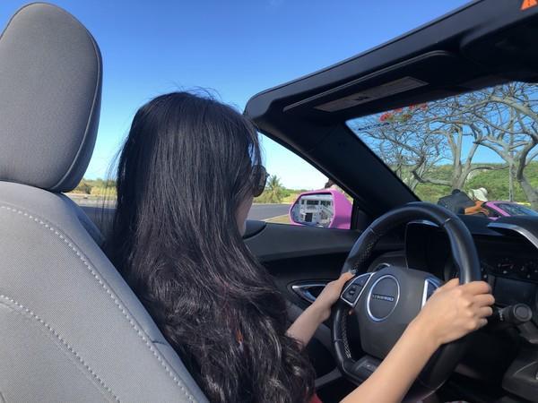 女人嫉妒起来太可怕奔驰女戴假发上门偷lv只因嫉妒闺蜜过得好