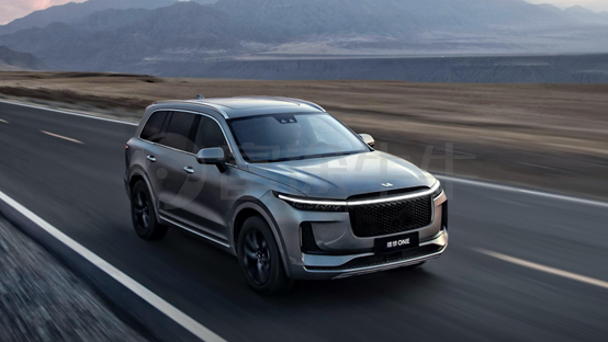 因为今年新能源板块火热,比如特斯拉,蔚来涨幅均超过2倍,这为理想带来