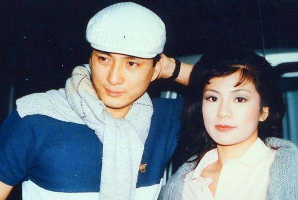 翁美玲|2013年，翁美玲外国男友放话：“她自杀，我一点都不感觉意外！”