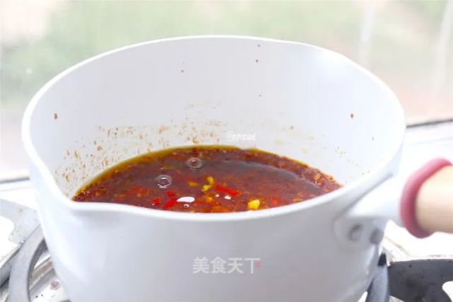 【美食課堂】這麼好吃的蒜蓉茄子做法,秒殺燒烤攤!